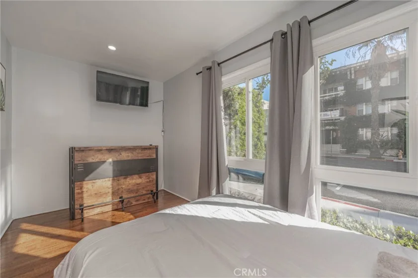325 Cedar photo 8