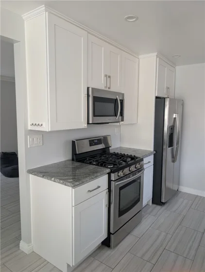 205 13th Street #D photo 24