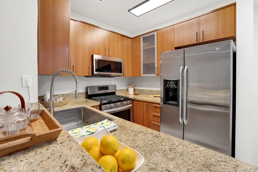 620 S Gramercy #338 photo 25