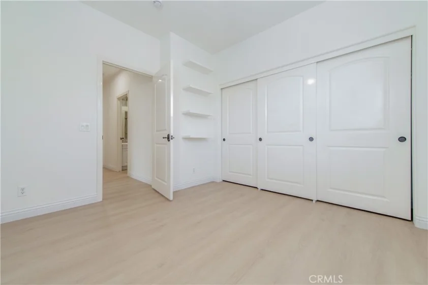 83 Twin Gables photo 32