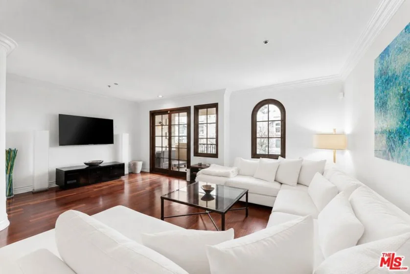 850 N Croft Avenue #302 photo 1