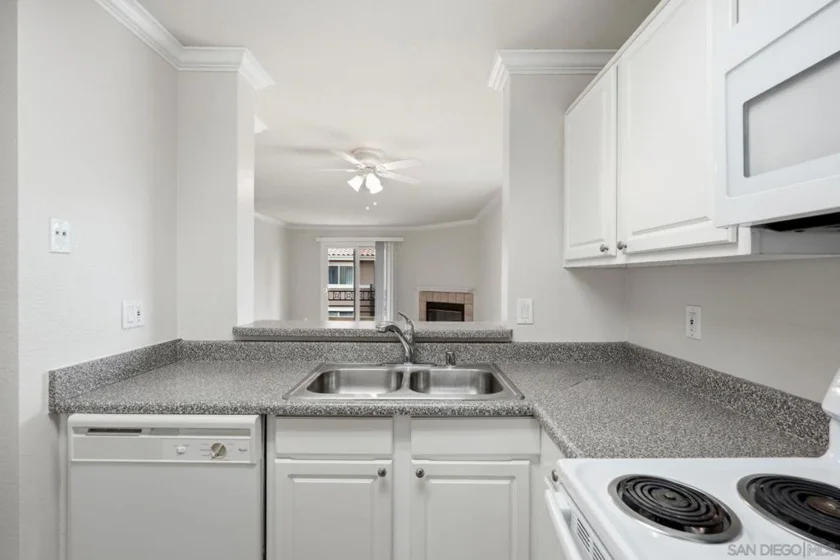 7425 Charmant #2902 photo 52