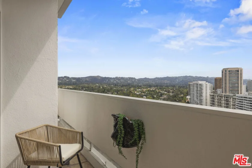 10701 Wilshire Boulevard #2202 photo 10