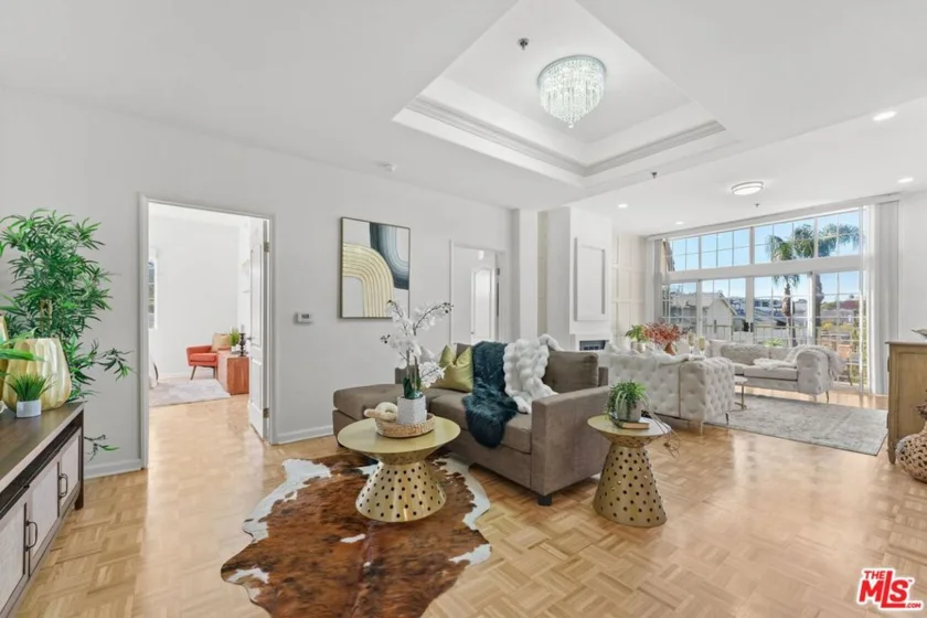 4348 Mammoth Avenue #301 photo 1