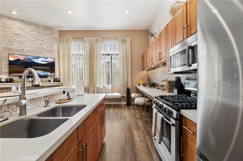 4652 Don Lorenzo #B photo 5