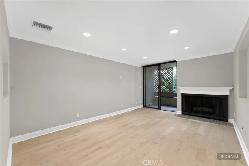 750 N Kings #114 photo 4