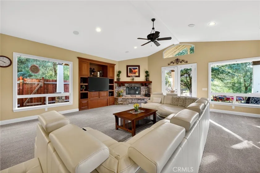 41275 Hacienda Drive photo 6