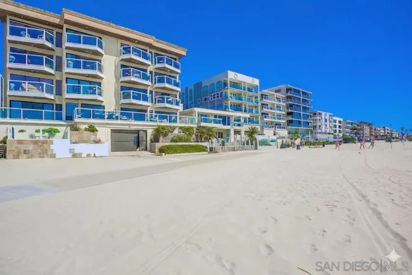 3888 Riviera Drive #206 photo 1