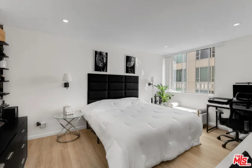 10747 Wilshire Boulevard #902 photo 4