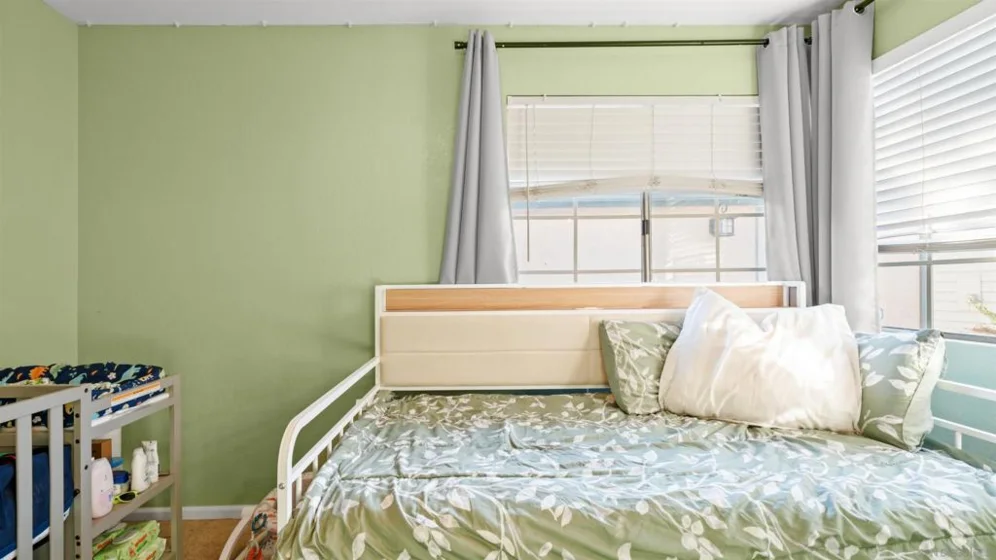 422 Devonshire Gln photo 16