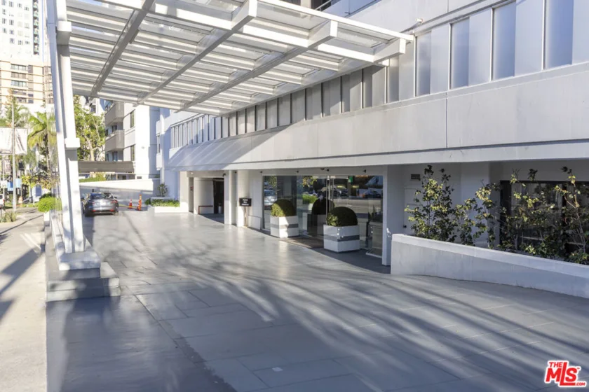 10660 Wilshire Boulevard #1207 photo 3
