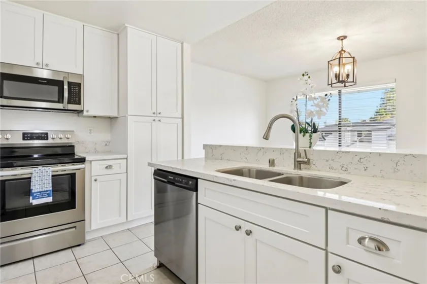 450 W Vermont #2102 photo 15