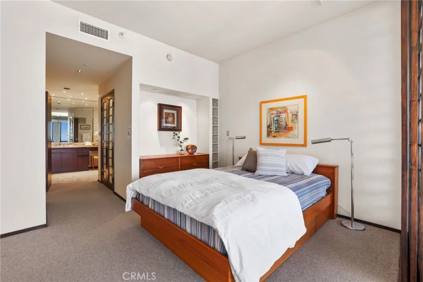1310 E Ocean Boulevard #1604 photo 18
