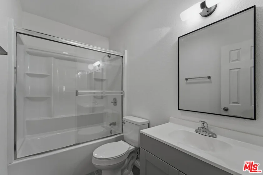 9545 Via Venezia photo 7