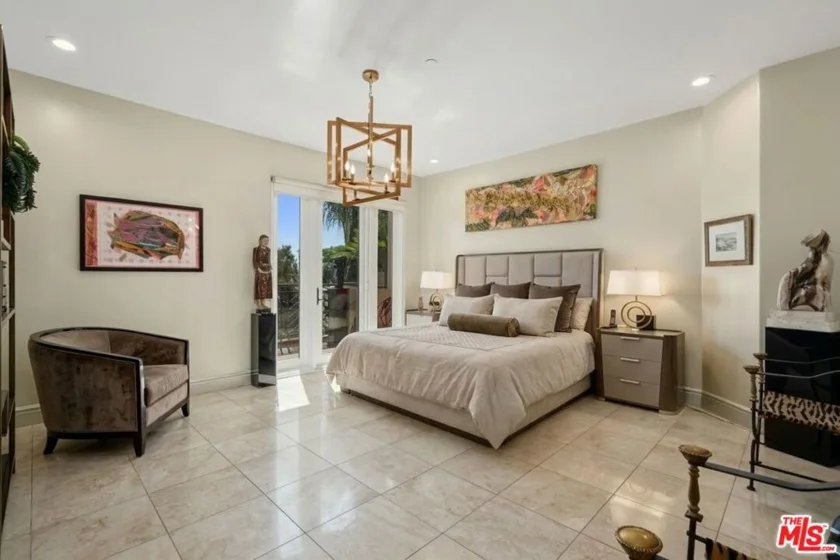 137 S Spalding Drive #401 photo 17