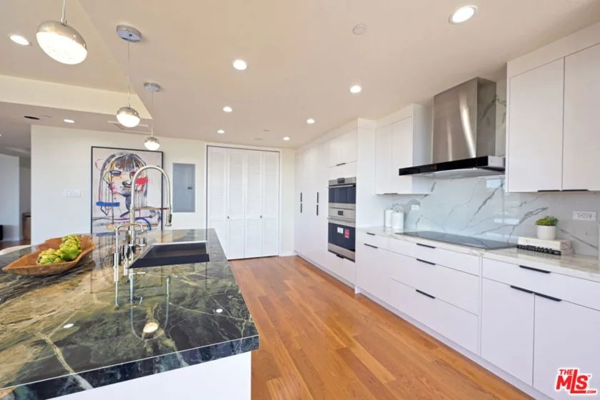 10601 Wilshire Boulevard #1404 photo 10