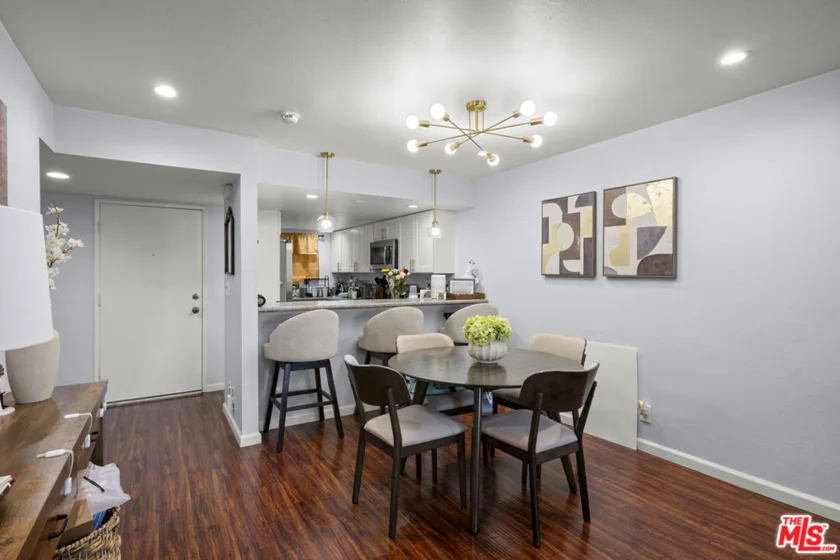 620 W Hyde Park Boulevard #103 photo 4