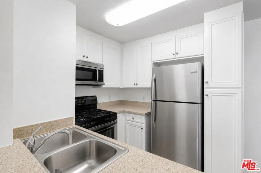 5535 Canoga Avenue #317 photo 6