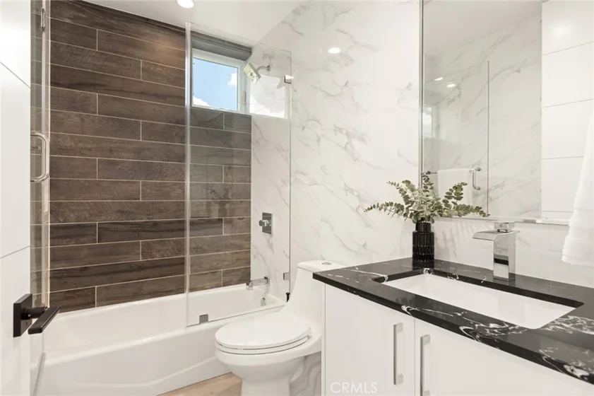 2311 Cove photo 18