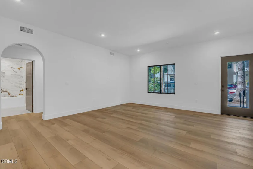 139 S Oak Knoll Avenue #103 photo 8
