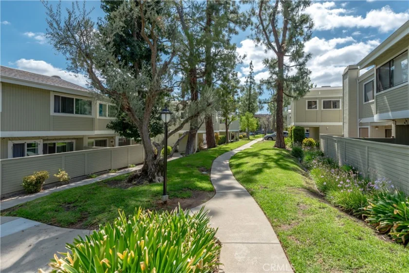 22139 Burbank Boulevard #7 photo 30