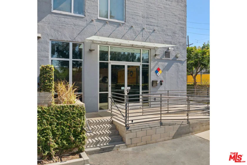 825 E 4th Street #503 photo 2