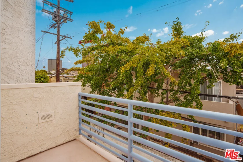11954 Mayfield Avenue #6 photo 15