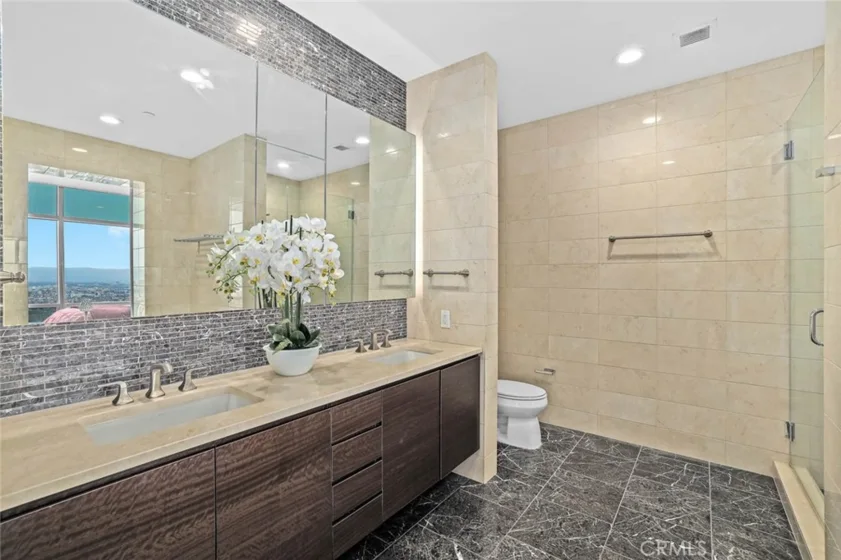 900 W Olympic #31J photo 37