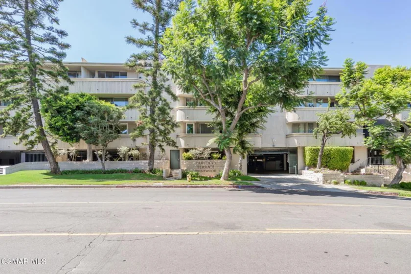 11645 Montana Avenue #318 photo 33