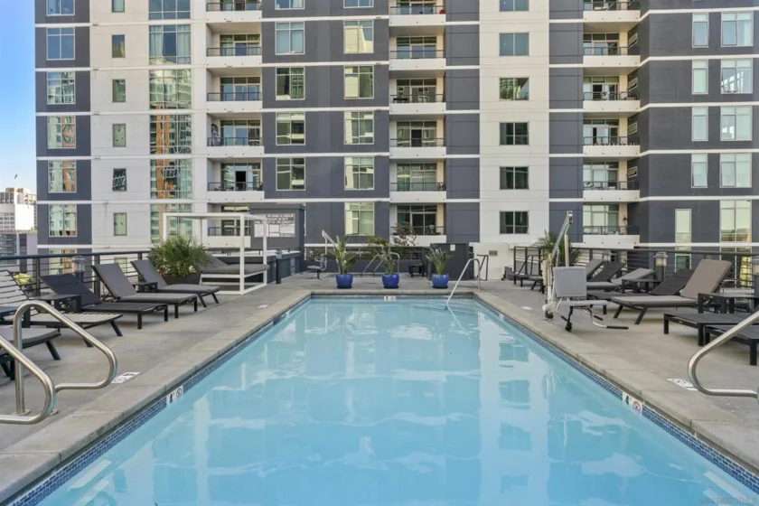 425 W Beech Street #303 photo 34