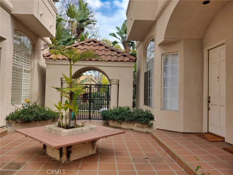 813 N Martel Avenue #2 photo 2
