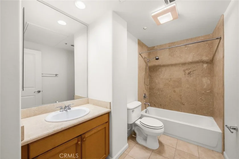 128 N Oak Knoll #206 photo 27