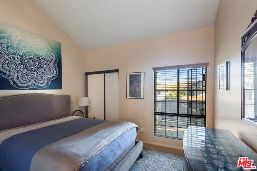 883 W 34th Street #M photo 8