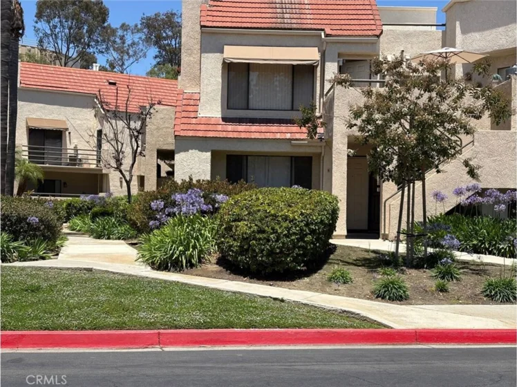 65 Largo Street photo 1