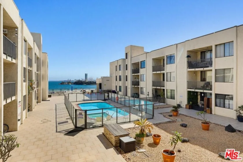 1140 E Ocean Boulevard #220 photo 20