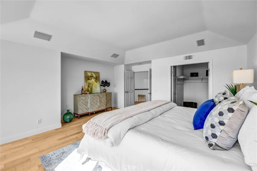 70 Fairlake photo 30
