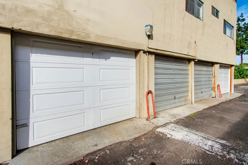 1860 W Glenoaks #L photo 27