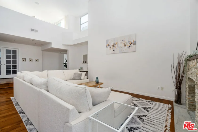 12011 Goshen Avenue #305 photo 9