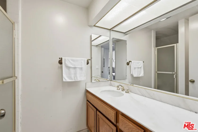 318 N Maple Drive #506 photo 12
