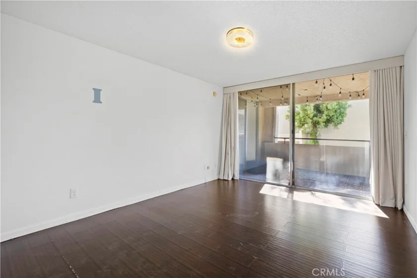 5330 Lindley #209 photo 27