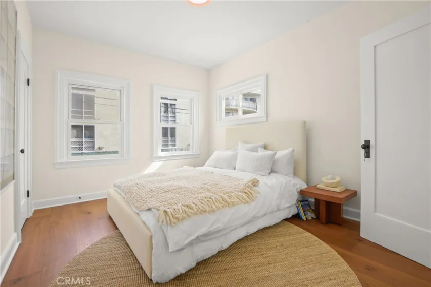 326 S Kingsley photo 14
