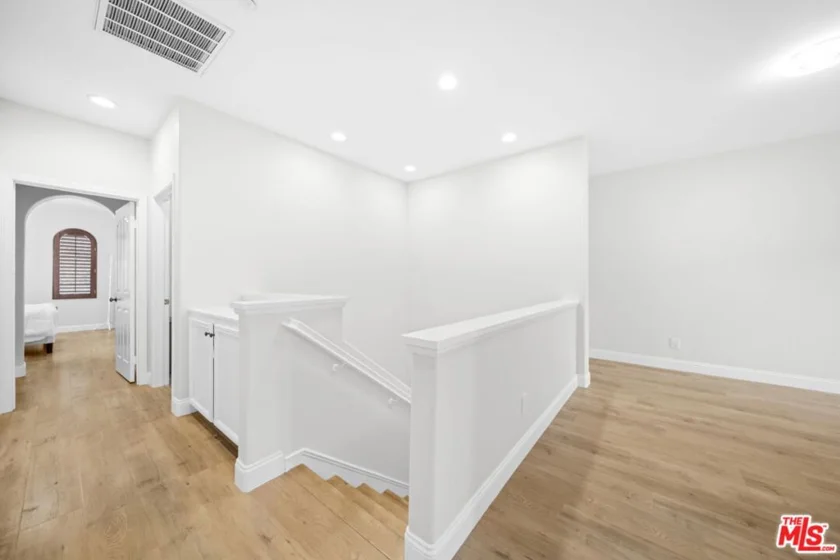 10 Aryshire Lane photo 14