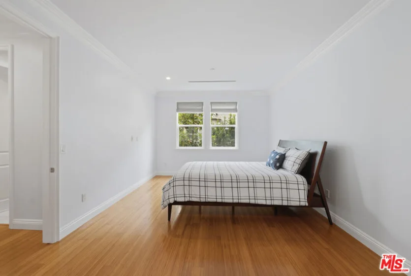 8121 Norton Avenue #201 photo 37