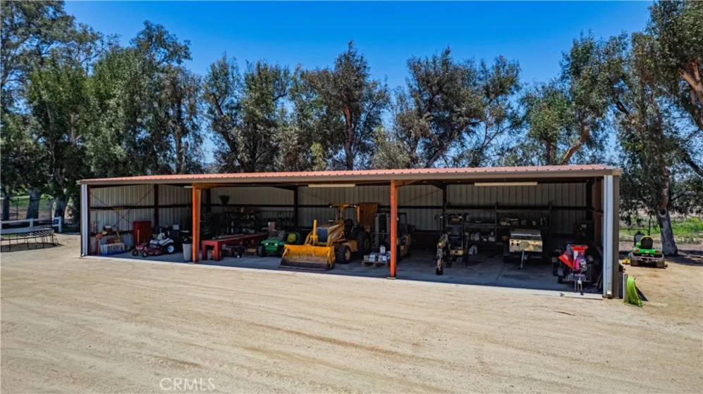 26465 Douglas Avenue photo 12
