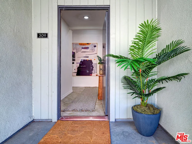 1887 Greenfield Avenue #309 photo 1