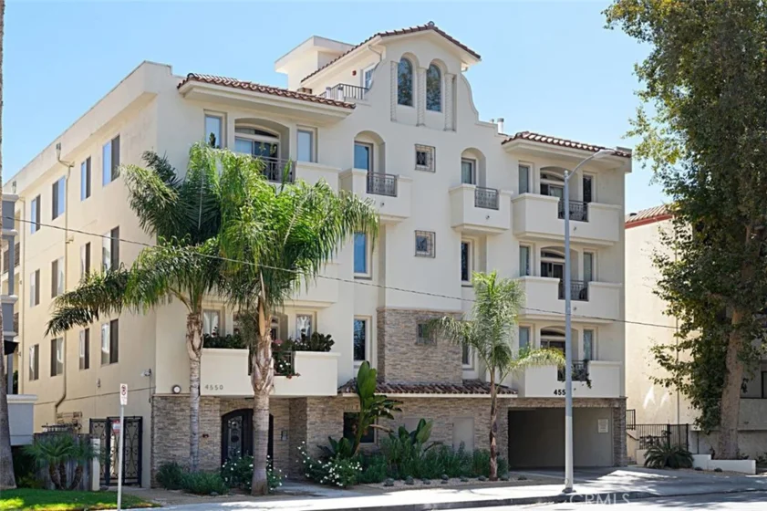 4550 Coldwater Canyon Avenue #303 photo 1