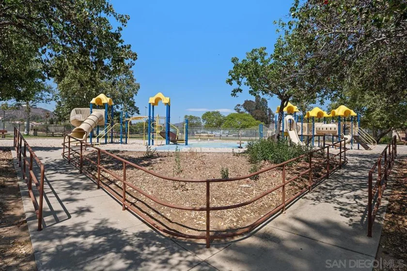 11382 Via Rancho San Diego #D photo 30
