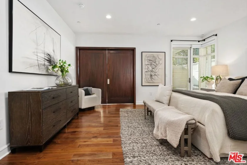 447 N Doheny Drive #102 photo 18
