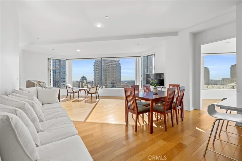 801 S Grand #1611 photo 17