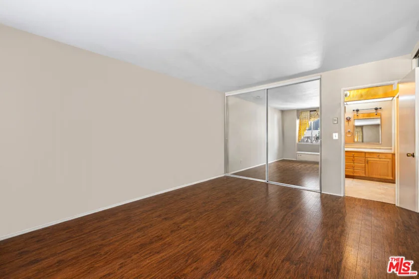 5651 Sumner Way #203 photo 18